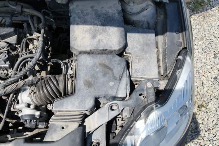 Used Ford Focus 2013 Sedan Classic 1.8L Manual Base Model Engine Bay Left
