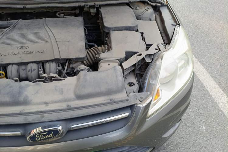 Used Ford Focus 2013 Sedan Classic 1.8L Manual Fashion Edition Engine Bay Left