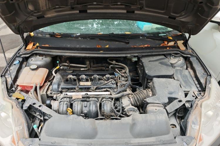 Used Ford Focus 2013 Sedan Classic 1.8L Manual Base Model Engine Bay
