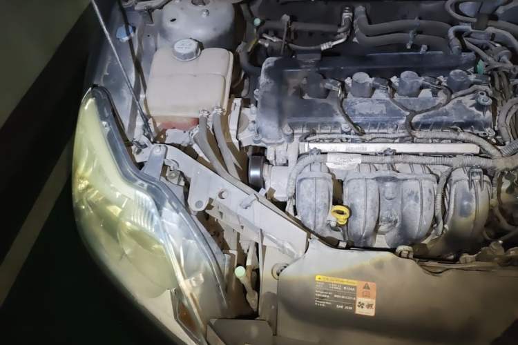 Used Ford Focus 2013 Sedan Classic 1.8L Manual Millionth Anniversary Edition Engine Bay Right