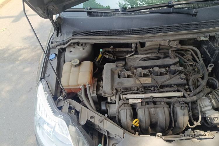 Used Ford Focus 2013 Sedan Classic 1.8L Automatic Base Model Engine Bay Right