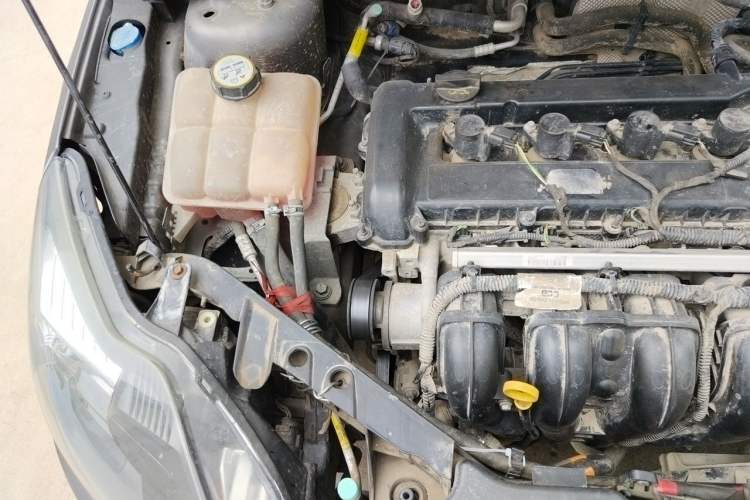 Used Ford Focus 2013 Hatchback Classic 1.8L Automatic Base Model Engine Bay Right
