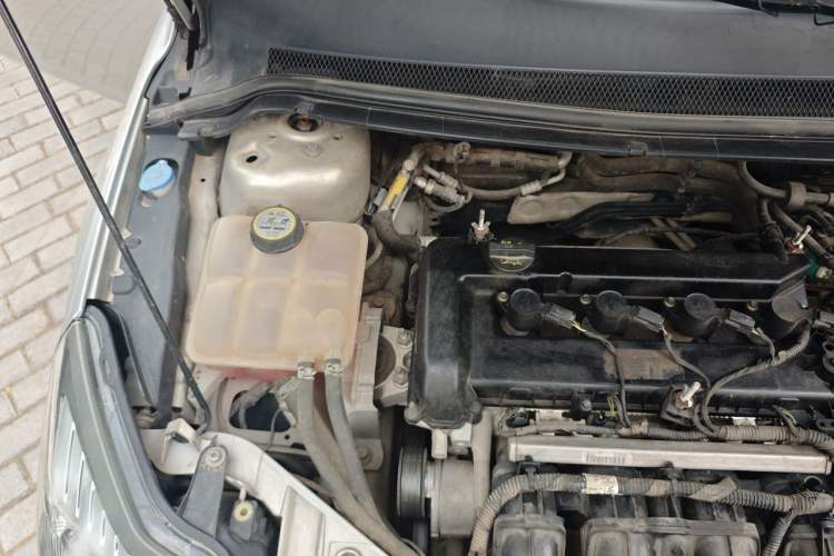 Used Ford Focus 2013 Hatchback Classic 1.8L Manual Base Model Engine Bay Right
