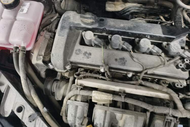 Used Ford Focus 2013 Sedan Classic 1.8L Automatic Base Model Engine Bay Right