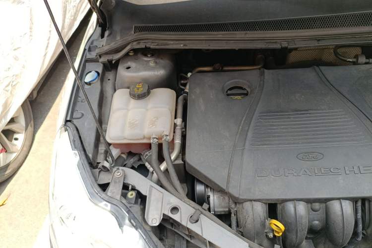 Used Ford Focus 2013 Sedan Classic 1.8L Automatic Fashion Edition Engine Bay Right