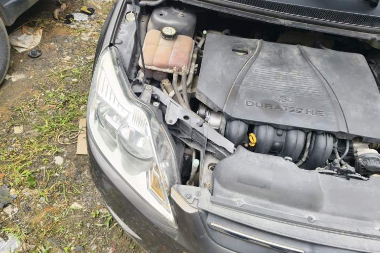 Used Ford Focus 2013 Sedan Classic 1.8L Automatic Millionth Anniversary Edition Engine Bay Right