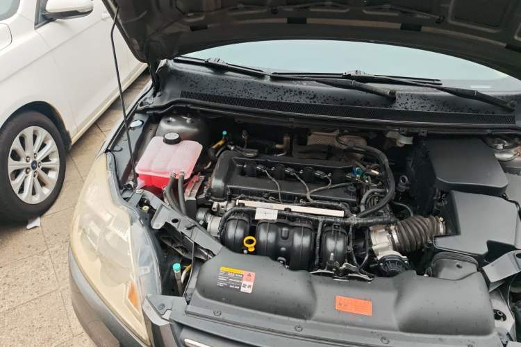 Used Ford Focus 2013 Sedan Classic 1.8L Automatic Base Model Engine Bay Right
