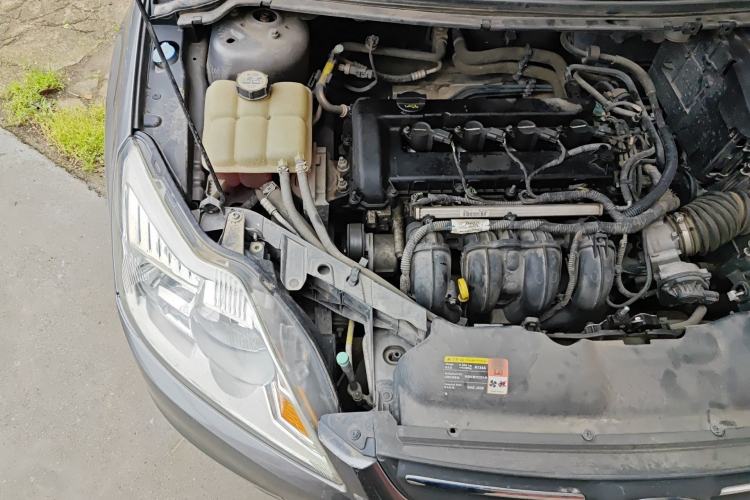 Used Ford Focus 2013 Sedan Classic 1.8L Manual Base Model Engine Bay Right