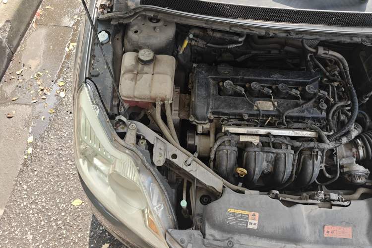 Used Ford Focus 2013 Sedan Classic 1.8L Automatic Base Model Engine Bay Right