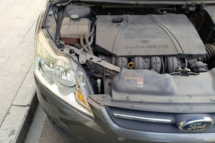 Used Ford Focus 2013 Sedan Classic 1.8L Manual Fashion Edition Engine Bay Right
