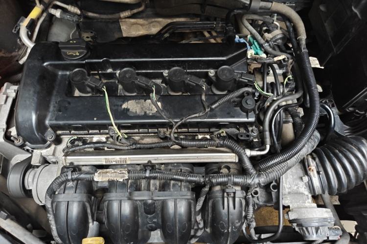 Used Ford Focus 2013 Sedan Classic 1.8L Manual Base Model Engine Bay
