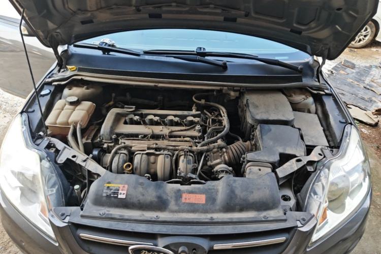 Used Ford Focus 2013 Sedan Classic 1.8L Manual Base Model Engine Bay