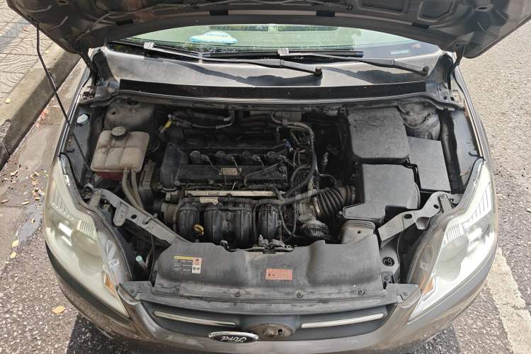 Used Ford Focus 2013 Sedan Classic 1.8L Automatic Base Model Engine Bay