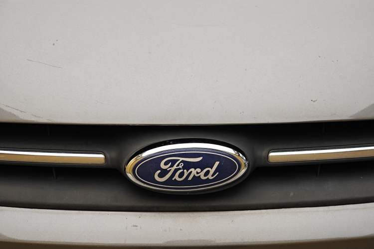 Used Ford Focus 2013 Sedan Classic 1.8L Manual Fashion Edition Exterior 10