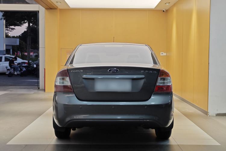 Used Ford Focus 2013 Sedan Classic 1.8L Manual Fashion Edition Exterior 3