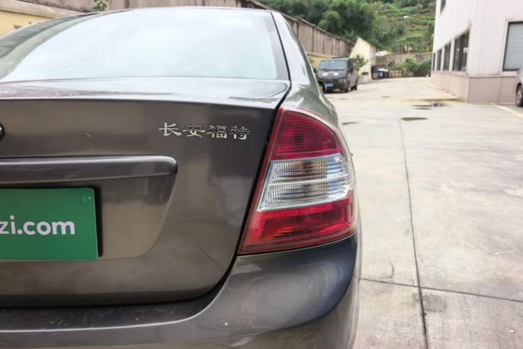 Used Ford Focus 2013 Sedan Classic 1.8L Manual Base Model Exterior 3