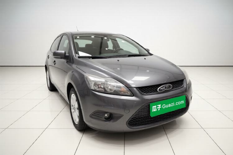 Used Ford Focus 2013 Hatchback Classic 1.8L Automatic Base Model Front Right 45 Deg