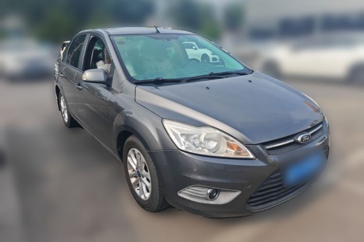 Used Ford Focus 2013 Sedan Classic 1.8L Automatic Base Model Front Right 45 Deg