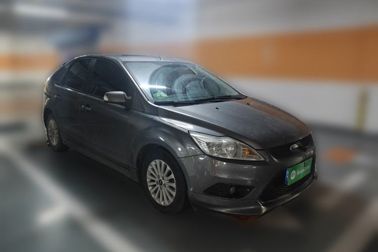 Used Ford Focus 2013 Hatchback Classic 1.8L Automatic Fashion Edition Front Right 45 Deg