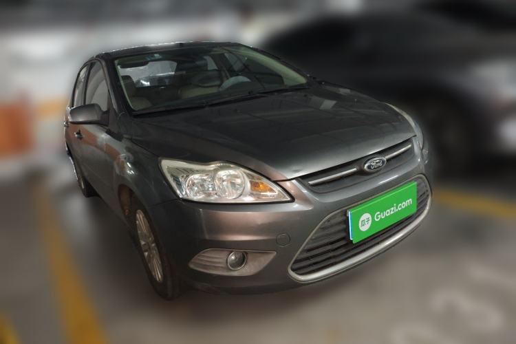 Used Ford Focus 2013 Sedan Classic 1.8L Automatic Fashion Edition Front Right 45 Deg