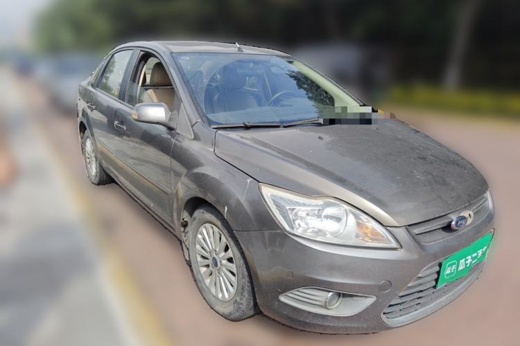Used Ford Focus 2013 Sedan Classic 1.8L Automatic Fashion Edition Front Right 45 Deg