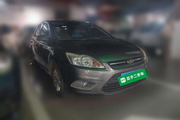 Used Ford Focus 2013 Sedan Classic 1.8L Manual Base Model Front Right 45 Deg