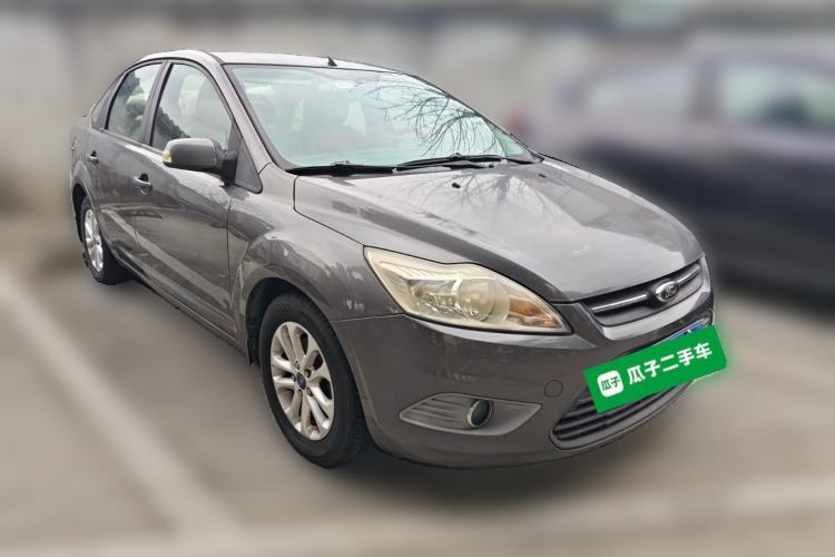 Used Ford Focus 2013 Sedan Classic 1.8L Manual Base Model Front Right 45 Deg