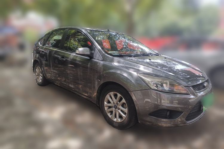 Used Ford Focus 2013 Hatchback Classic 1.8L Automatic Base Model Front Right 45 Deg