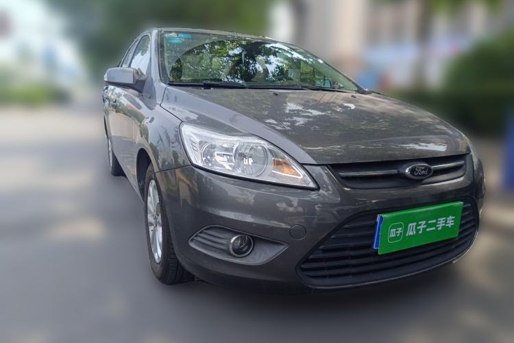Used Ford Focus 2013 Sedan Classic 1.8L Automatic Base Model Front Right 45 Deg