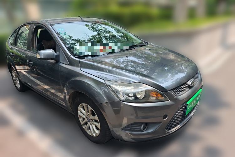 Used Ford Focus 2013 Hatchback Classic 1.8L Manual Base Model Front Right 45 Deg