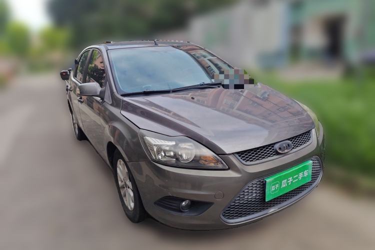 Used Ford Focus 2013 Hatchback Classic 1.8L Automatic Base Model Front Right 45 Deg