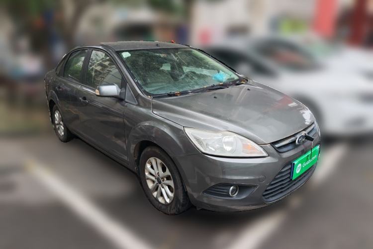 Used Ford Focus 2013 Sedan Classic 1.8L Manual Base Model Front Right 45 Deg