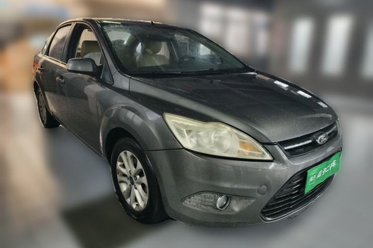 Used Ford Focus 2013 Sedan Classic 1.8L Automatic Base Model Front Right 45 Deg