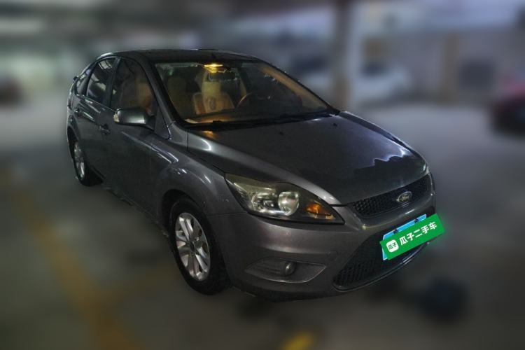 Used Ford Focus 2013 Hatchback Classic 1.8L Automatic Base Model Front Right 45 Deg