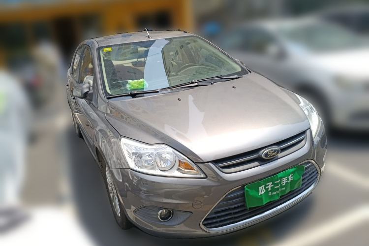 Used Ford Focus 2013 Sedan Classic 1.8L Automatic Fashion Edition Front Right 45 Deg