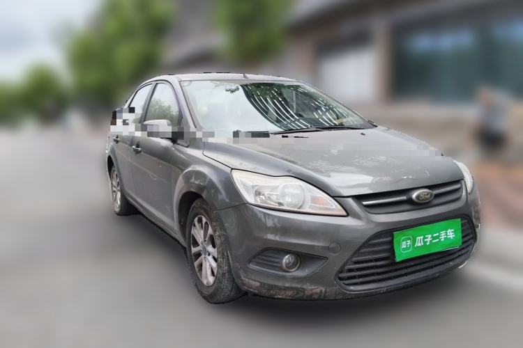 Used Ford Focus 2013 Sedan Classic 1.8L Manual Base Model Front Right 45 Deg