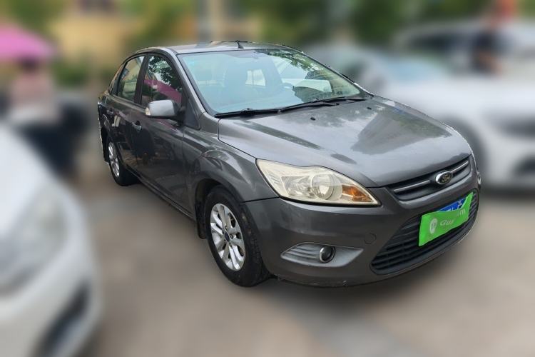 Used Ford Focus 2013 Sedan Classic 1.8L Automatic Base Model Front Right 45 Deg