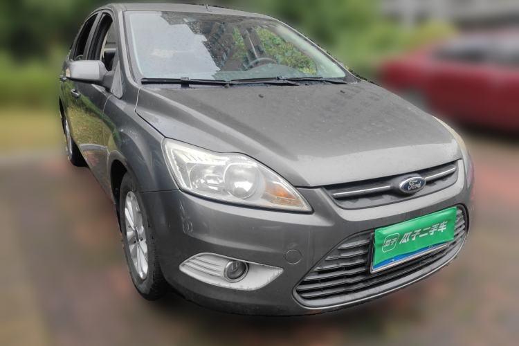 Used Ford Focus 2013 Sedan Classic 1.8L Automatic Base Model Front Right 45 Deg
