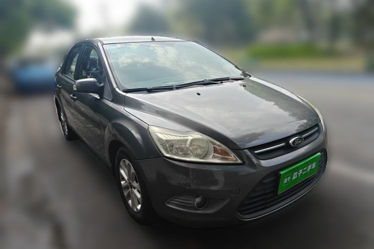 Used Ford Focus 2013 Sedan Classic 1.8L Automatic Base Model Front Right 45 Deg
