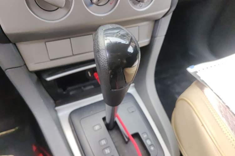 Used Ford Focus 2013 Hatchback Classic 1.8L Automatic Base Model Gear Lever