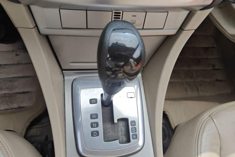 Used Ford Focus 2013 Sedan Classic 1.8L Automatic Fashion Edition Gear Lever