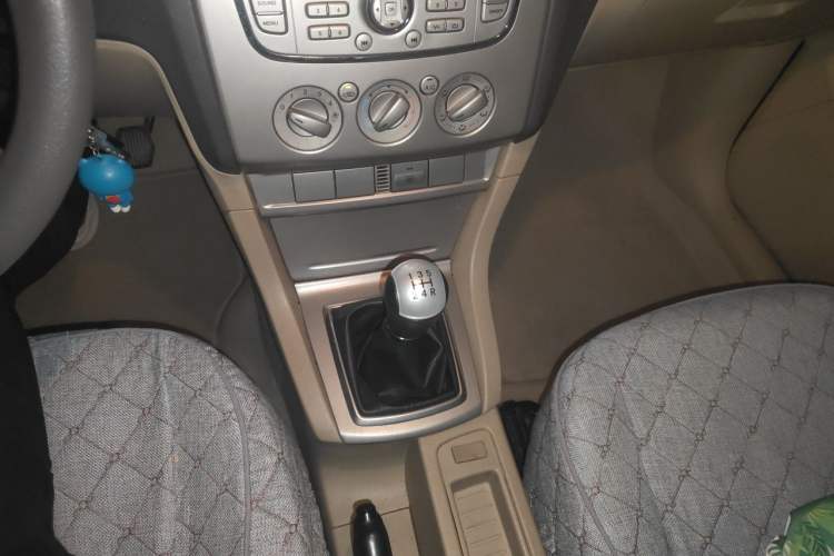Used Ford Focus 2013 Sedan Classic 1.8L Manual Base Model Gear Lever