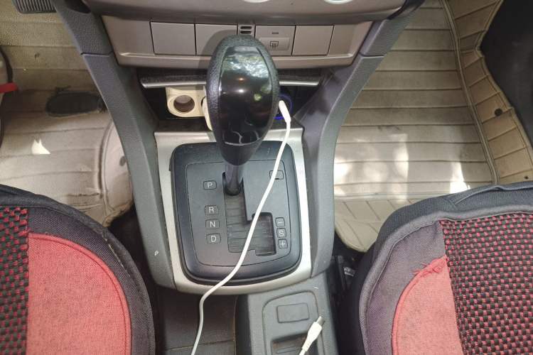 Used Ford Focus 2013 Hatchback Classic 1.8L Automatic Base Model Gear Lever