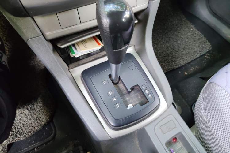 Used Ford Focus 2013 Hatchback Classic 1.8L Automatic Base Model Gear Lever