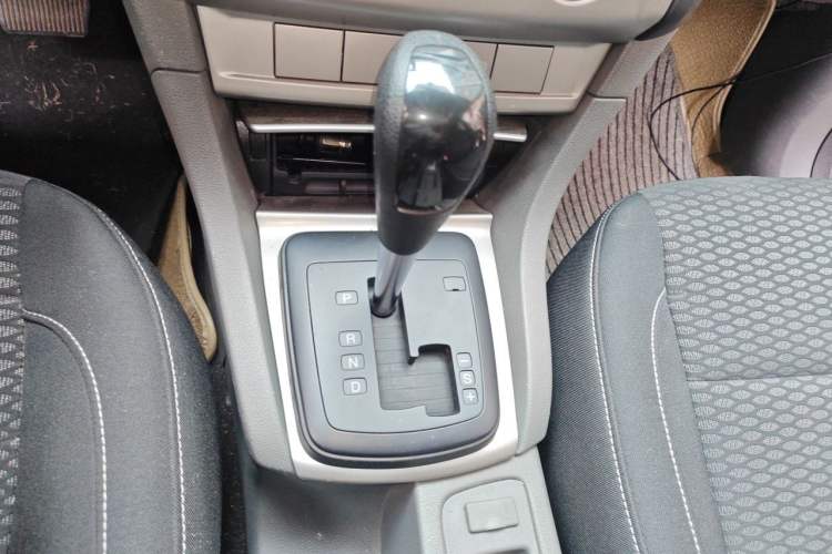 Used Ford Focus 2013 Hatchback Classic 1.8L Automatic Base Model Gear Lever