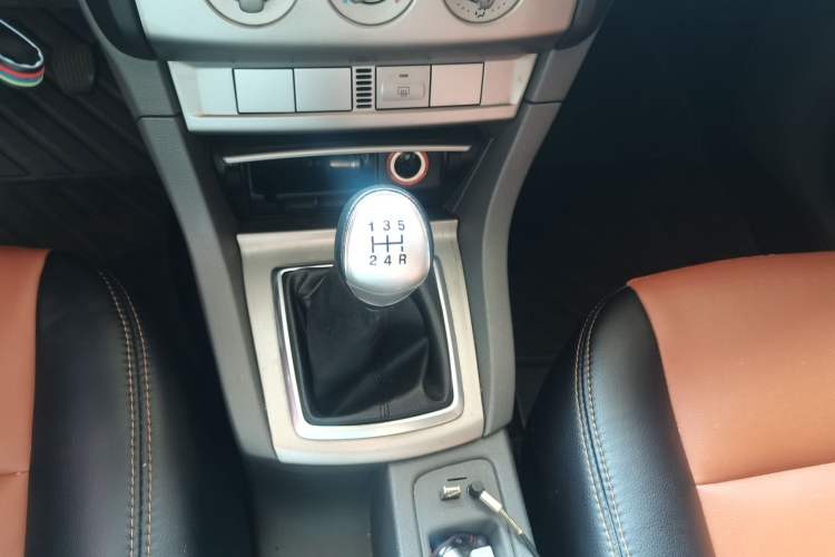 Used Ford Focus 2013 Hatchback Classic 1.8L Manual Base Model Gear Lever