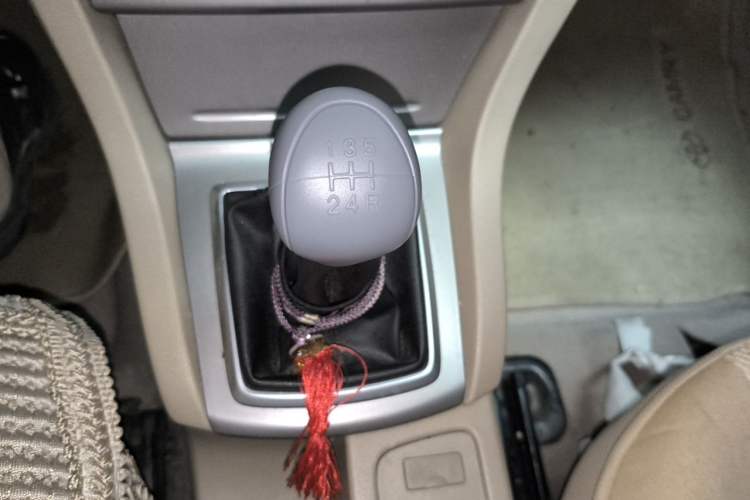 Used Ford Focus 2013 Sedan Classic 1.8L Manual Base Model Gear Lever