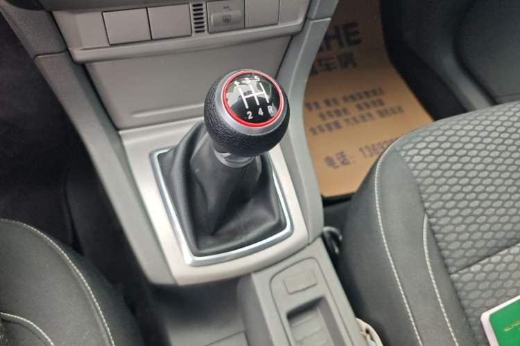 Used Ford Focus 2013 Hatchback Classic 1.8L Manual Base Model Gear Lever
