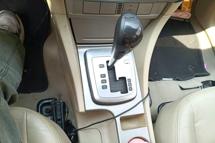 Used Ford Focus 2013 Sedan Classic 1.8L Automatic Fashion Edition Gear Lever