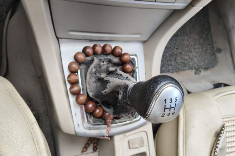 Used Ford Focus 2013 Sedan Classic 1.8L Manual Base Model Gear Lever